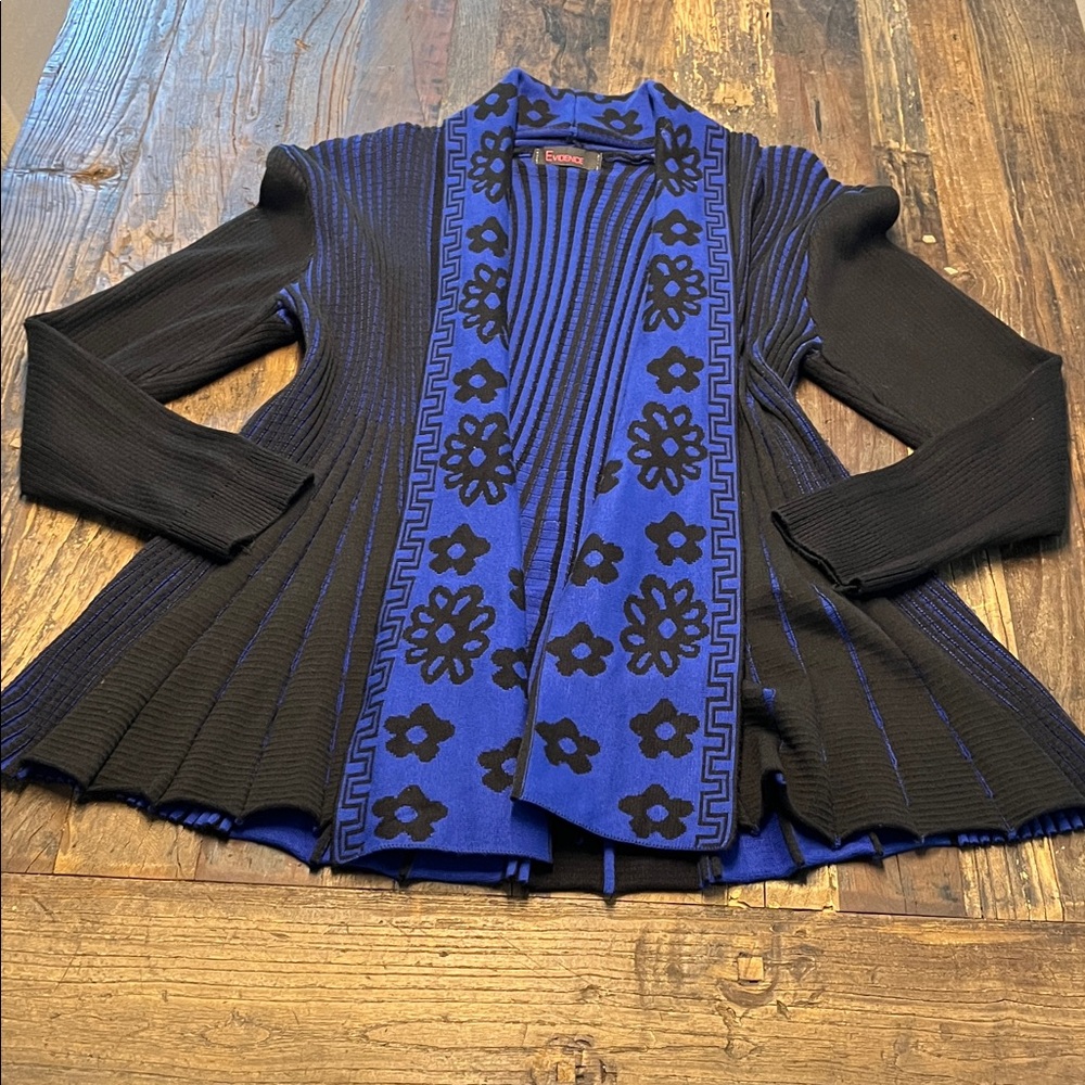 Evidence Cardigan Sweater (s) NWOT